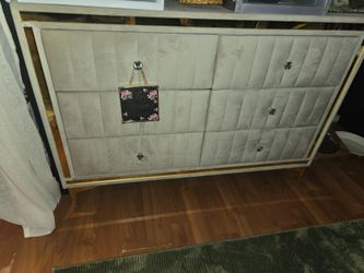 Velvet dresser