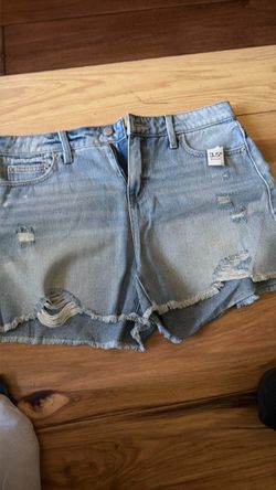 Ropa de mujer 3 shorts size 5/6 blusa L Nueva  todo por $15