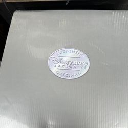 Disney Store Exclusive Beauty and the Beast Musical Snow Globe – In Box