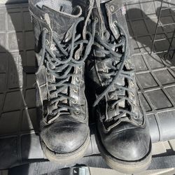 Used danner Acadia Boots.  Men’s 6EE (wide)