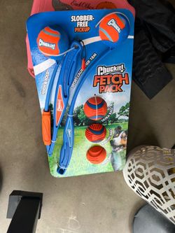 Brand new dog fetch it ball launcher pack