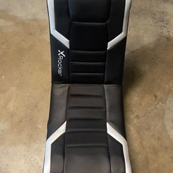 Xrocket gaming chair with speakers 