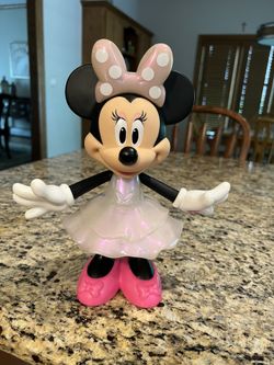 Minnie Mouse Figure