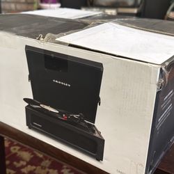 Crosley Voyager 3-speed Turntable 