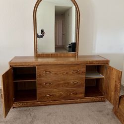 Dresser With Mirror And Queen Headboard