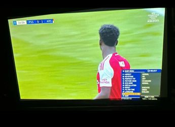 World Cup Must!!! Hitachi CP-WU5505 WUXGA LCD Projector