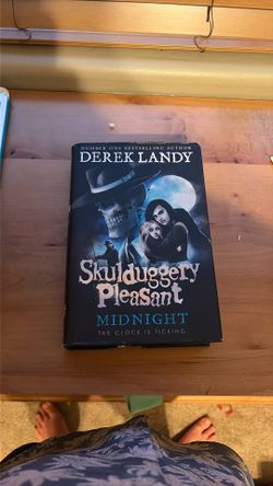 Skulduggery Pleasant: Midnight by Derek Landy