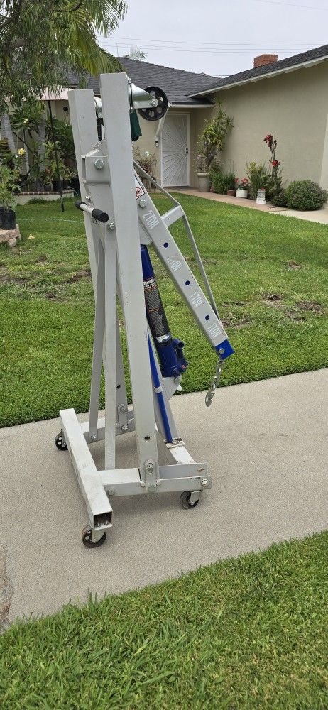 Duralast 2 Ton Engine Hoist Cherry Picker