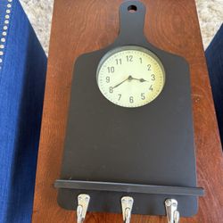 Clock With Hooks