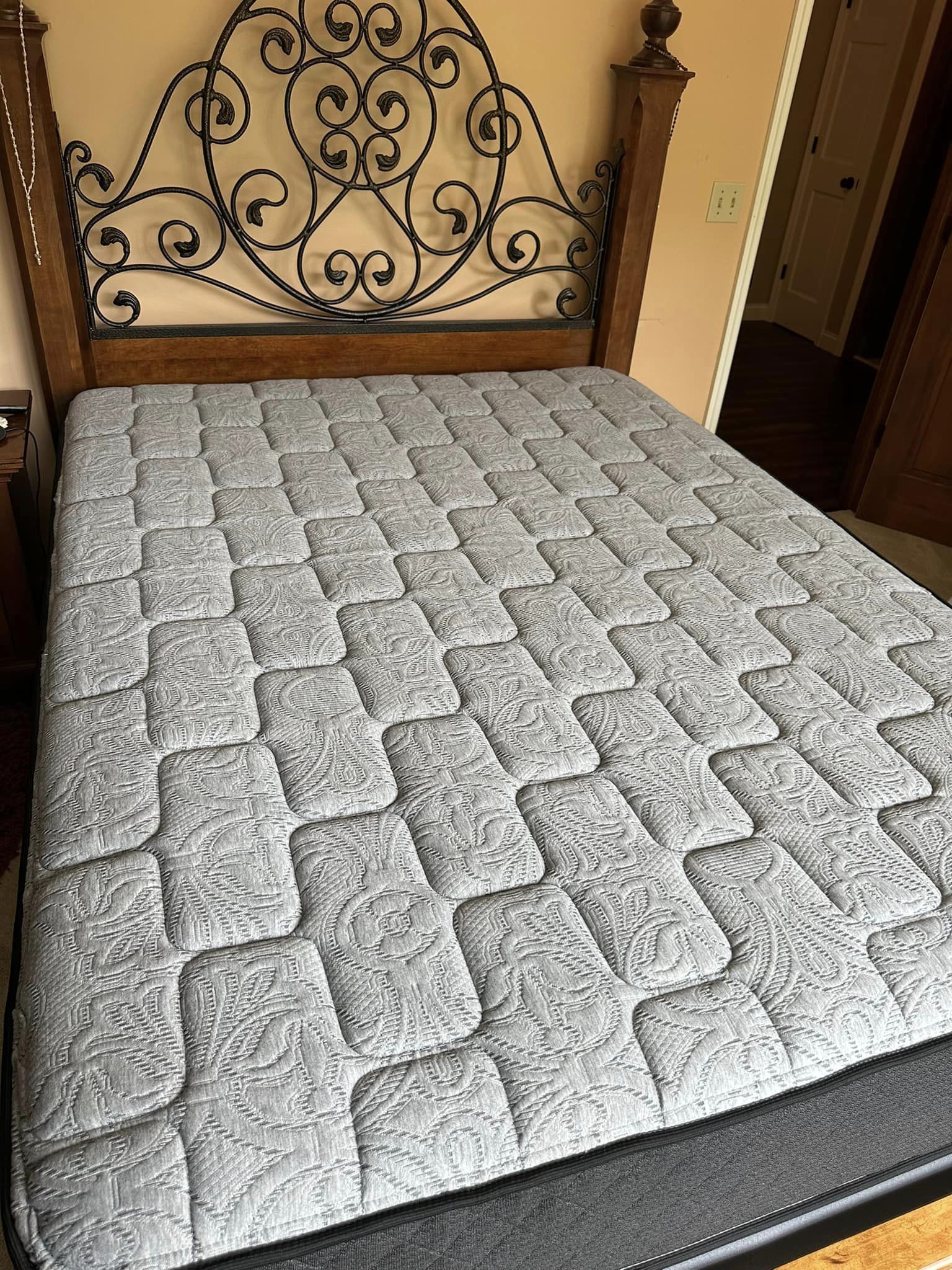 Pillowtop Queen & King Mattresses Must Sell $10 Pay Plans