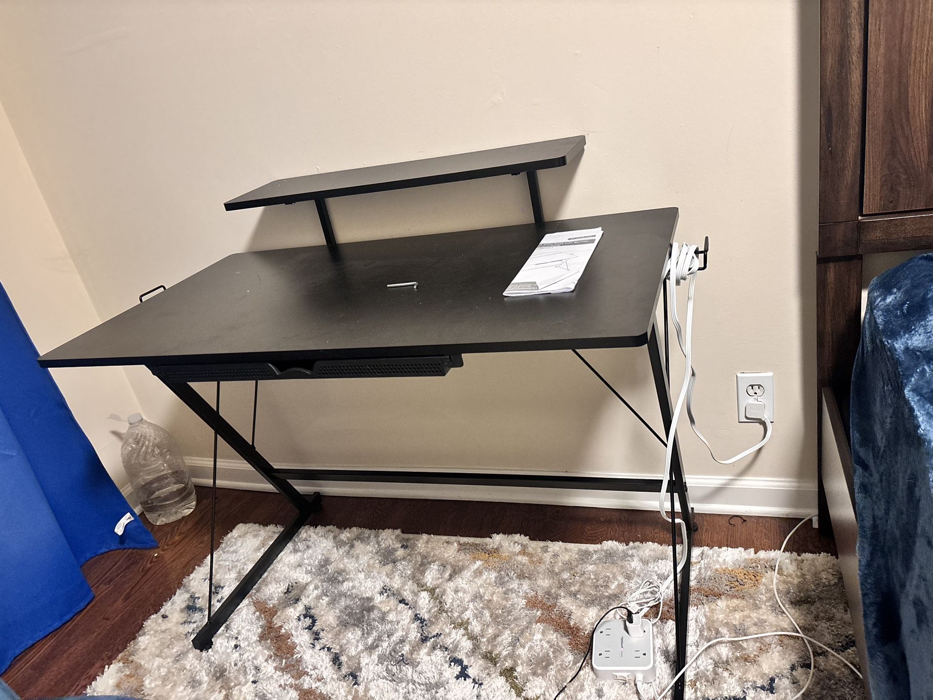 COMPUTER DESK BRAND NEW