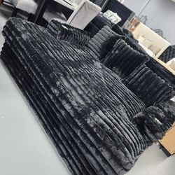 Wow 🙋‍♂️$ 798  Sofa Chaise 