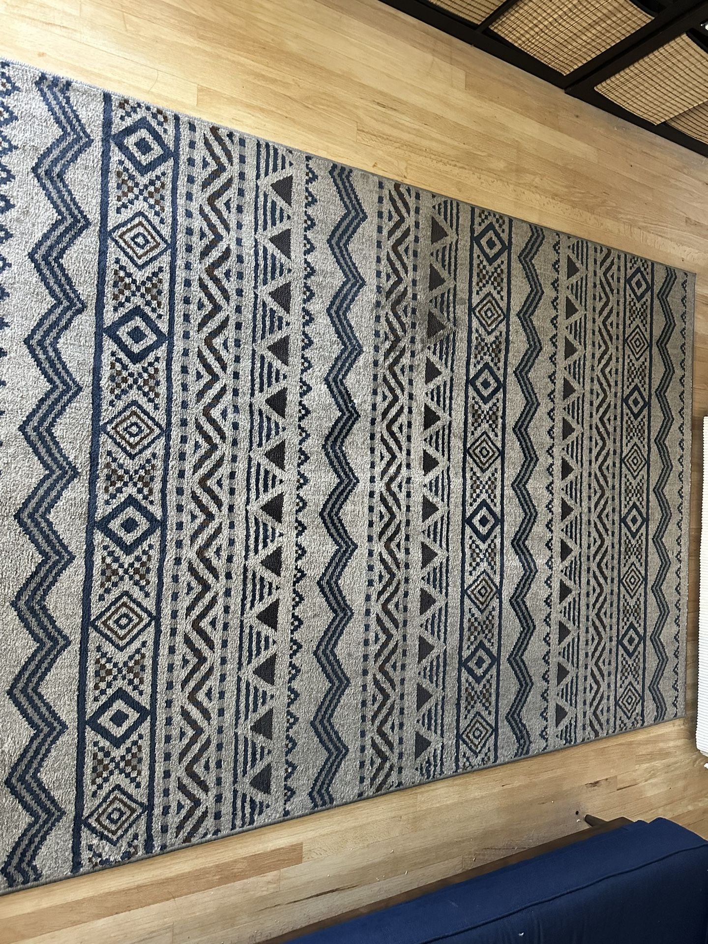 Blue & Gray Geometric Area Rug – Modern / Southwestern Style 5x7