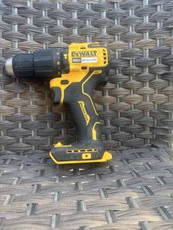 DeWalt 1/2/ plug/po (13mm) brushless hammer drill only
