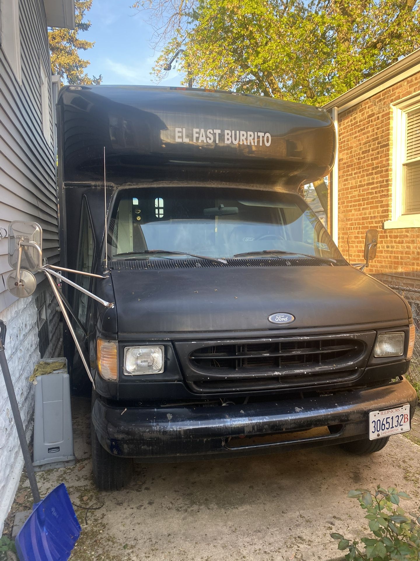 2000 Ford E-350