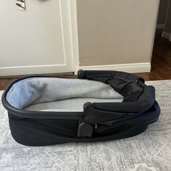 Uppa baby V2 bassinet