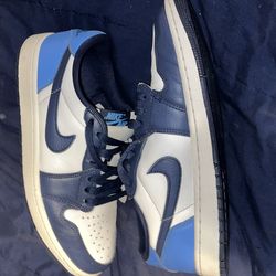 Air Jordan 1 Low Obsidian Unc  Size 9.5