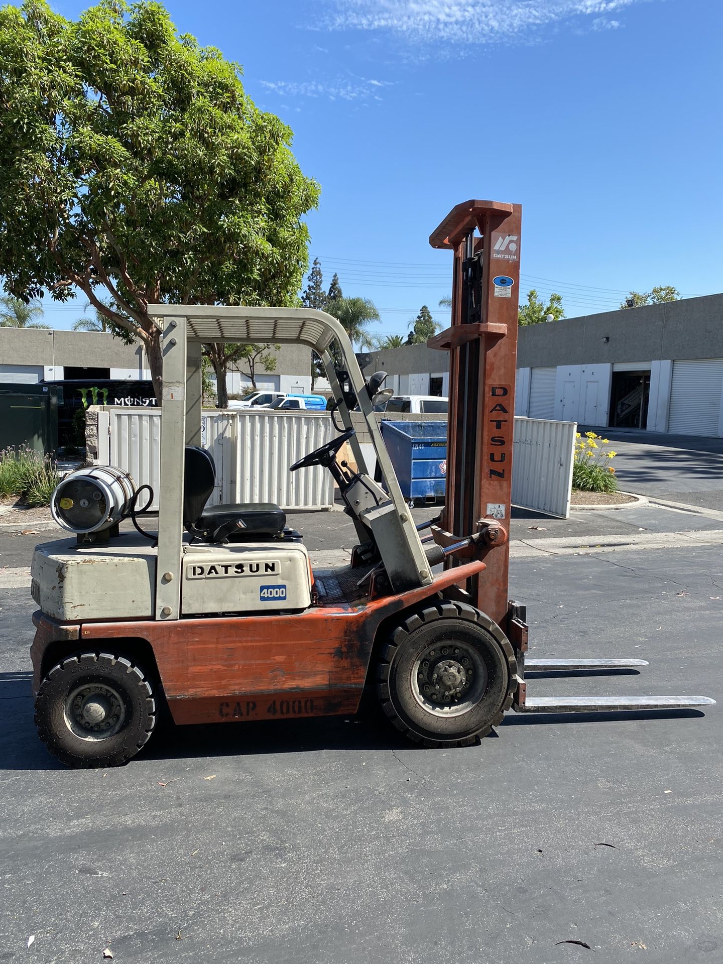 Nissan Forklift 4000 LB Air Tires