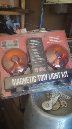 Pair of new magnetic tow lights