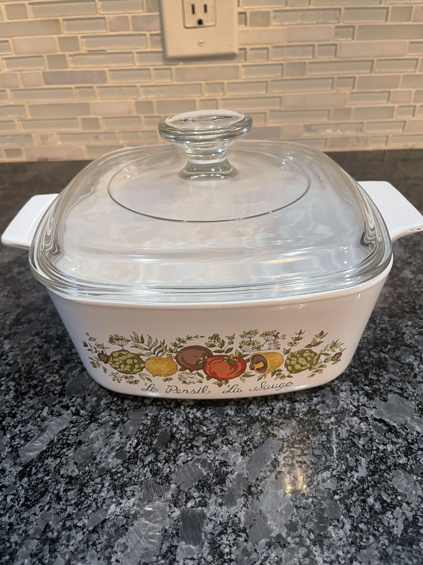 Corning Ware Le Persil La Sauge Spice Of Life Dish W/Lid - A-1 1/2 -B 1 1/2 Qt