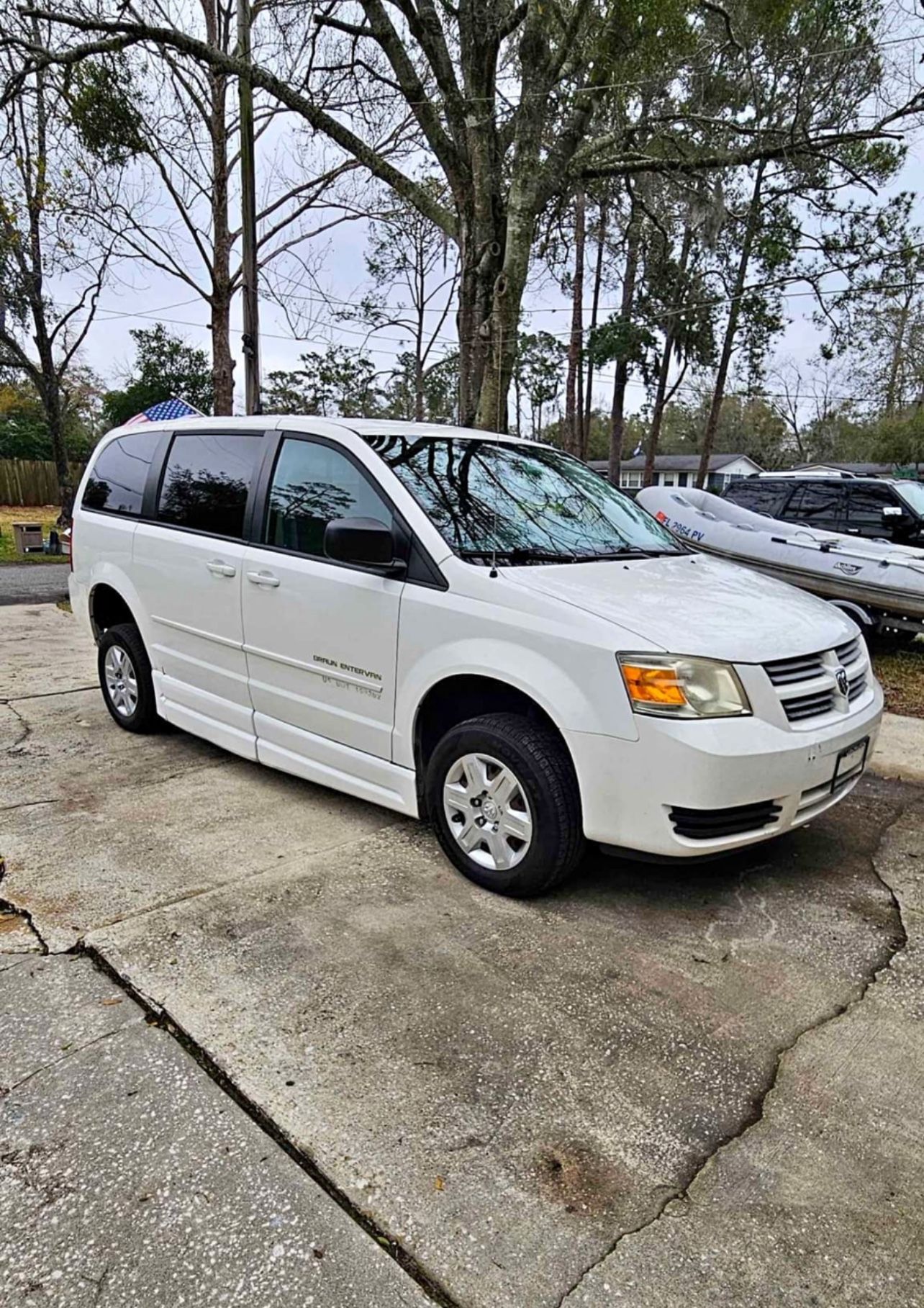 09 Dodge Grand Caravan (wheelchair Accessible)