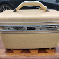 Vintage Samsonite train case. In Excellent Condition. $45