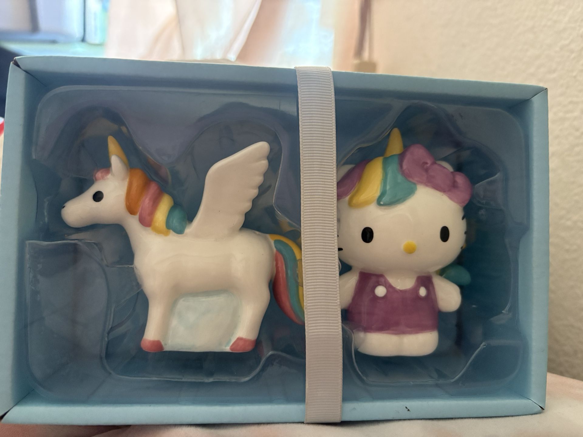 Hello Kitty Shakers