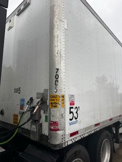 2012 Dry van trailer
