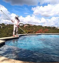 Pool Vacuum Weekly (Chemicals included)