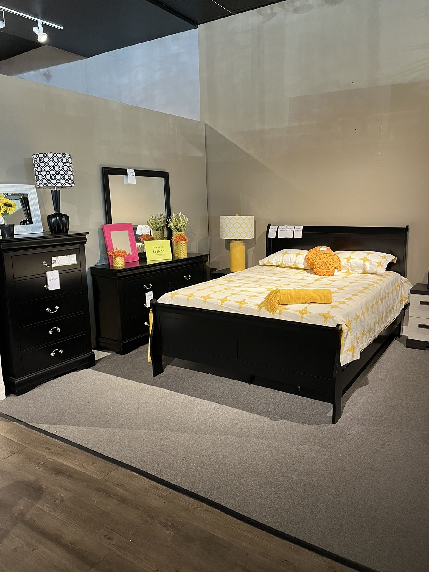 Queen Bed, Dresser, Mirror And Nightstand