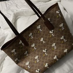 Snoopy x coach tote bag