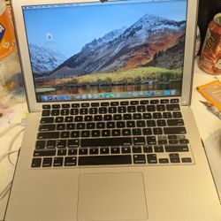 MacBook Air A1466 (Like New Condition)