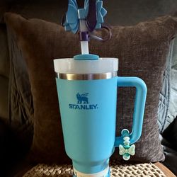 40oz Stanley quencher h2o tumbler with straw lid