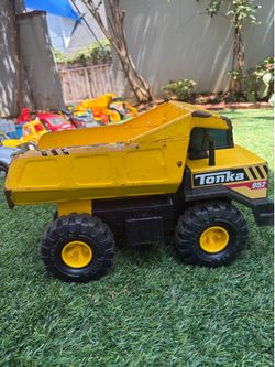 Tonka metal dump trucks