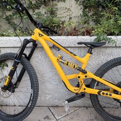 2025 Yt Capra Core 3 Brand New