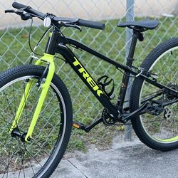 Trek Wahoo 26” Wheels