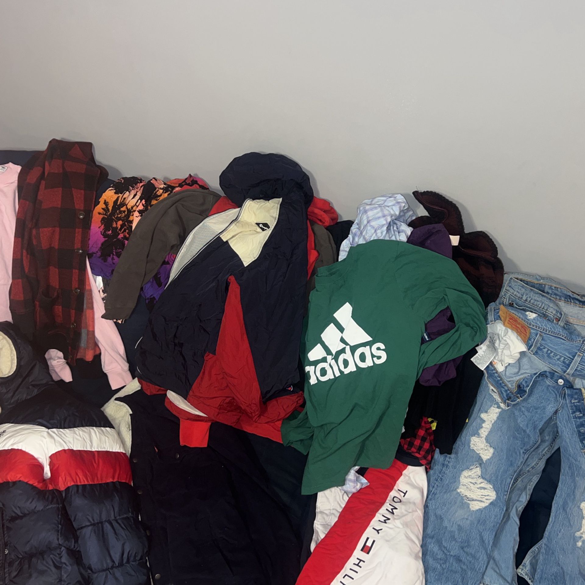 selling clothes (NOT FREE)