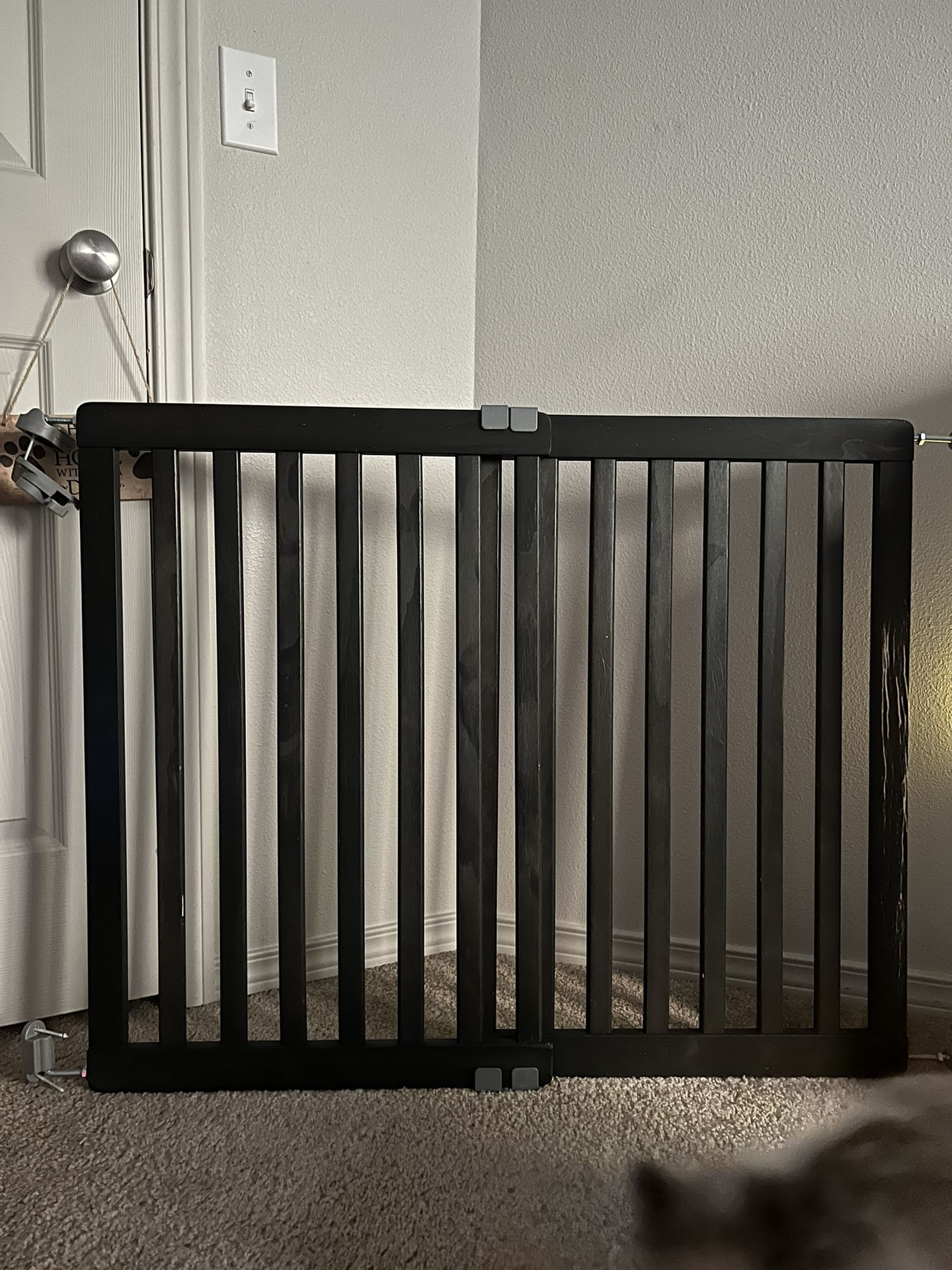 Pet Gate 25.5" to 42" wide