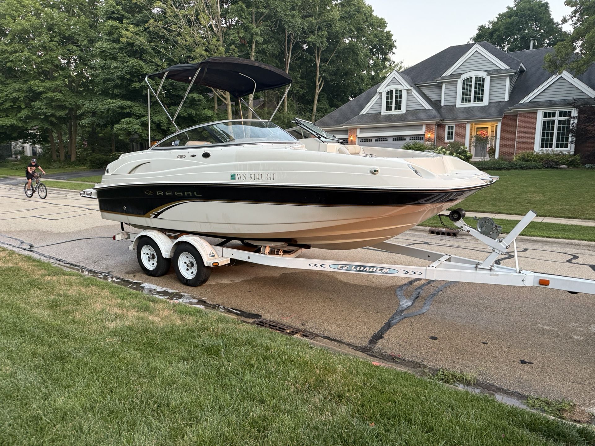 Regal Deckboat