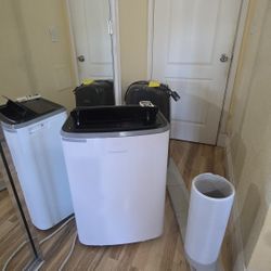 Portable air conditioner by Frigidaire model FHPC132AB1. 13000 BTU in excellent working condition