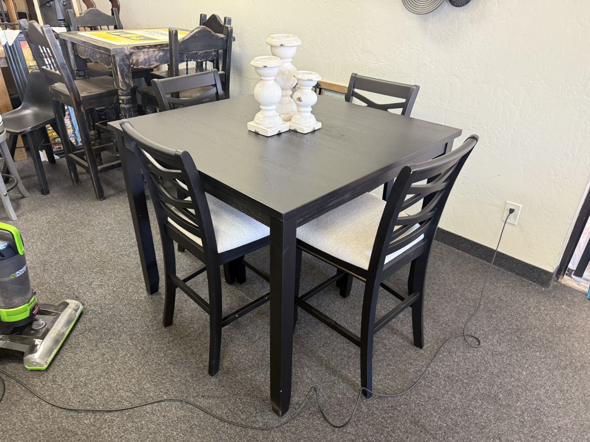 Dining Table With 4 Stools