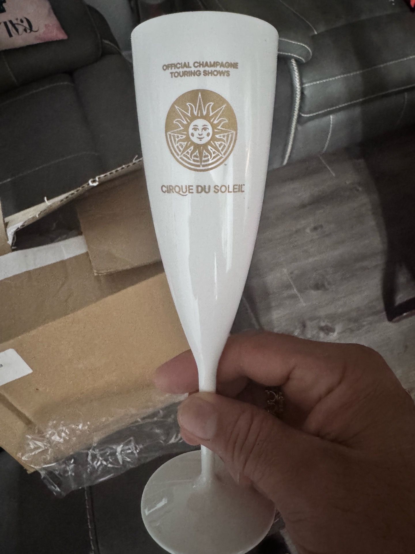 Cirque de sole champagne flutes