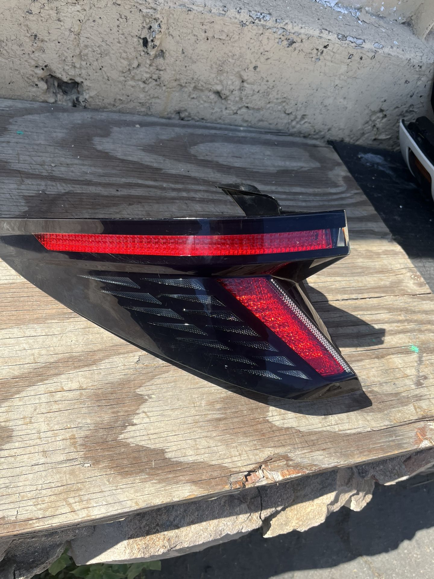 2022-25 HYUNDAI TUCSON LEFT TAIL LIGHT
