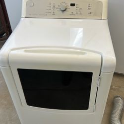 Kenmore Dryer. Gas. 