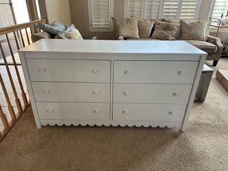 A bunch of free stuff/Muchas cosas gratis