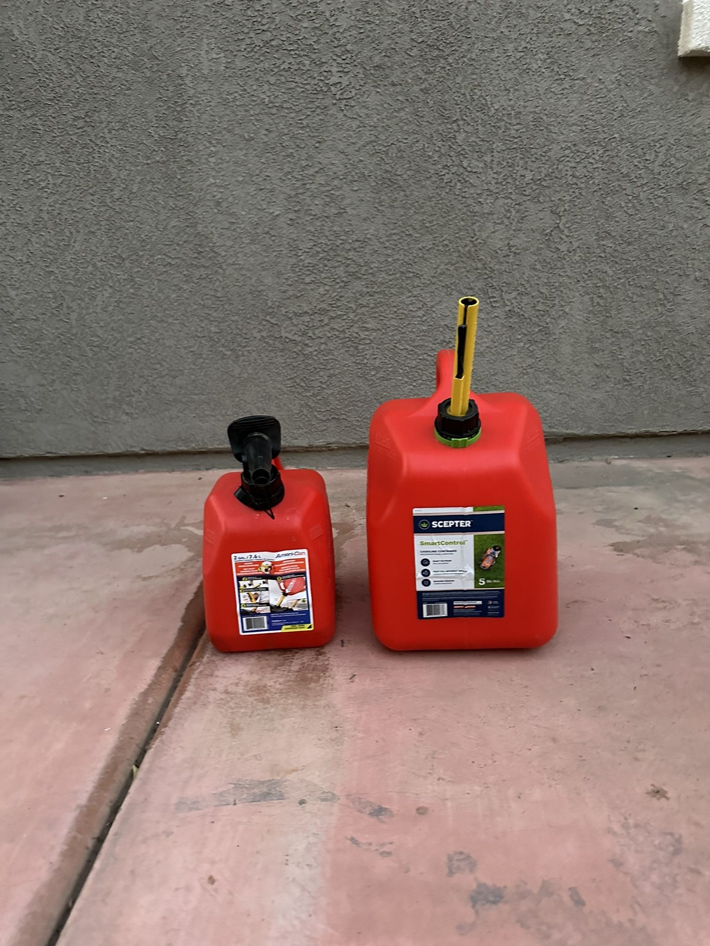 Gas can/(2&5 Gallon)