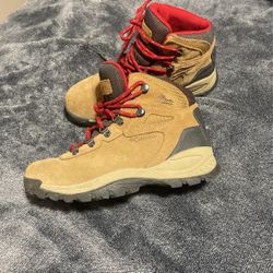 Columbia Women’s Hiking Boots 