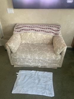 Twin Sleeper Sofa – 4’ Wide – Good Condition