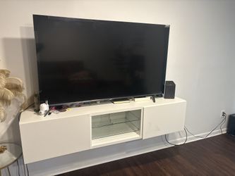 Tv 65” And Tv Stand 