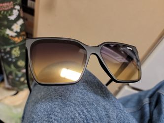 Quay Level Up Woman's Sunglasses Polarized